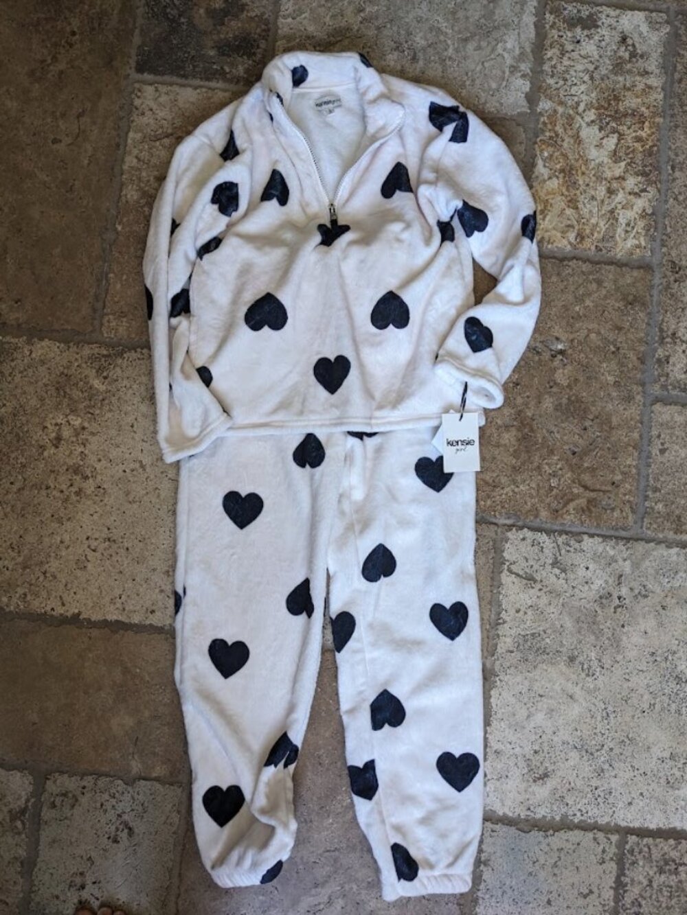 Brand new 2PC Kensie Girl Plush Hearts Pajamas Set Size 12